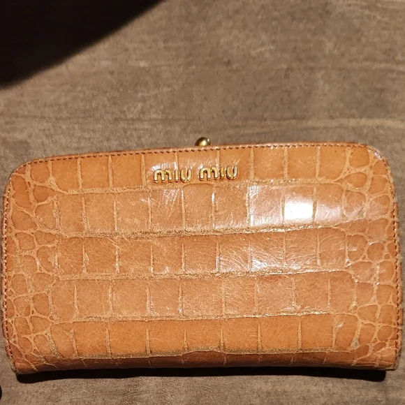 Miu Miu Light Brown Crocodile-Embossed Wallet - Picture 1 of 4